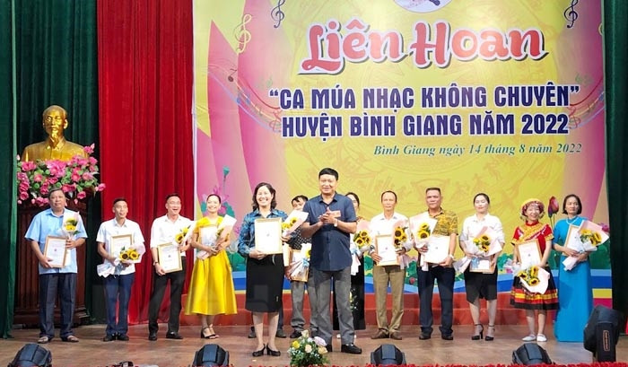 Bình Giang tổ chức Liên hoan Ca múa nhạc không chuyên năm 2022